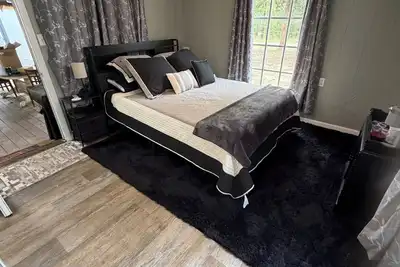 Image de Cozy 1-bedroom cabin close to Lake Sam Rayburn.