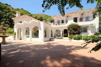 Image de Seven bedroom villa in Ojen near Marbella