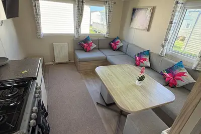 Image de Seaside Caravan in a Leisure Park with WiFi & Parking - 3 bedrooms