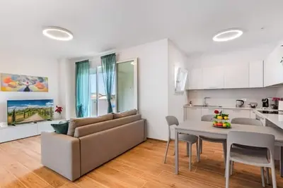 Image de Terrace- new - 900m Tower -Park priv- spacious