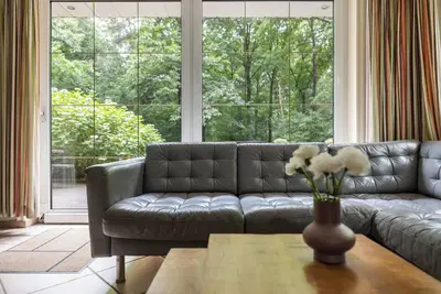 Image de Forest villa on private property with pool, sauna & playground 16 people Veluwe