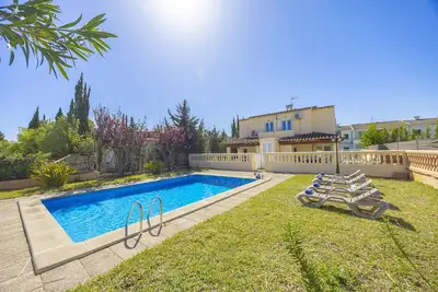 Image de Villa Som 5 with swimming pool, close to restaurants and shops