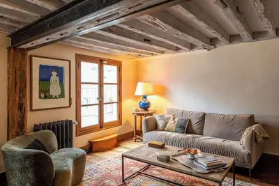 Stunning Balcony View 2 Bdr Duplex Saint Germain
