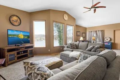 Image de Waterfront 4-bedroom house in Old Kinderhook Gated Community with private dock