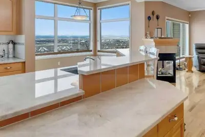 Image de Unbelievable Panoramic Mountain Views | Downtown Views | 50 Mins to Canmore