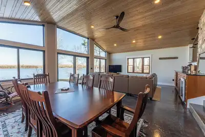 Image de Moose Lake Luxury, Sandy Beach, Bwca Access, 3-bedroom lodge in tranquil Ely