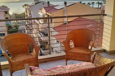 Image de Apartment near the beach and the city with spacious terrace overlooking the sea