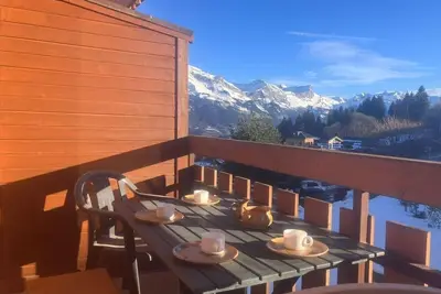Image de À 200m des remontées, 1er étage, balcon, parking, télévision, casier à ski, 25m², Combloux
