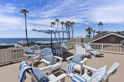 Image de Cute Beach Cottage, Walk to Beach & Restaurants