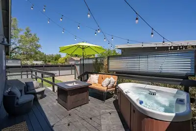 Image de Hot tub, Pet Friendly, by Templeton Vaca Rentals