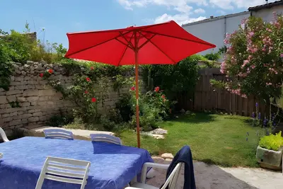 Image de « Maison De Pays Églantine » avec terrasse, jardin privés et Wi-Fi