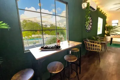 Image de Cozy 3 Bd Apt 3 miles from the beach •Pool• 124