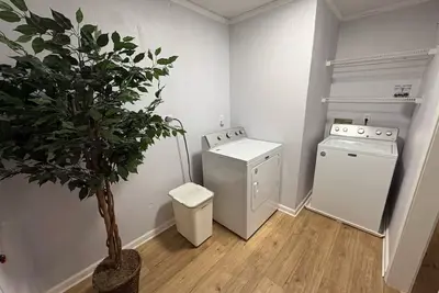 Image de Quiet Neighborhood by Nola & Ms Coast - Game-Room