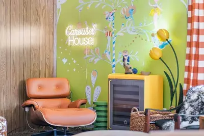 Image de May 20% Off! - Carousel House | Retro Retreat | Sharc