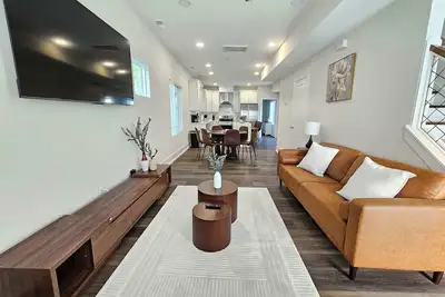 Image de Balcony | 8 Min to Downtown | 9 to Duke