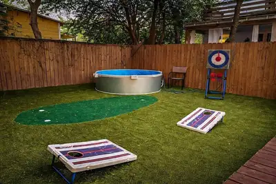 Image de Cowboy Pool, King, Golf Put, Bbq, Ax Throw, Fun!