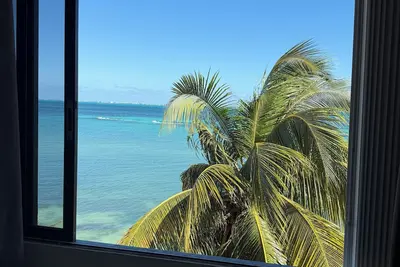 Image de Beachfront apartment with luxury view