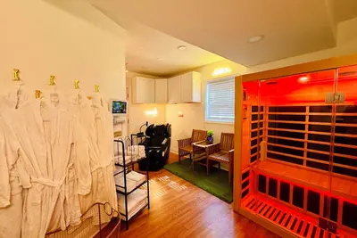 Image de Luxury Family Retreat/Dual Fire Pits, Sauna and Massage Chair Room & Mega Arcade