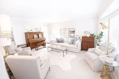 Image de Snowbird 20 Min • Sleeps 16 • Basement Hangout