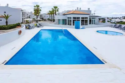 Image de Family Carvoeiro 3br Escape with Pool Access, Near Beach & Town Center