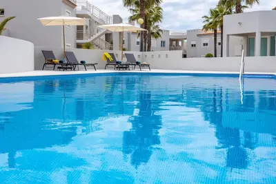 Image de Bright 3-Bedroom Algarve Apartment with Balcony, Garden & Swimming Pool