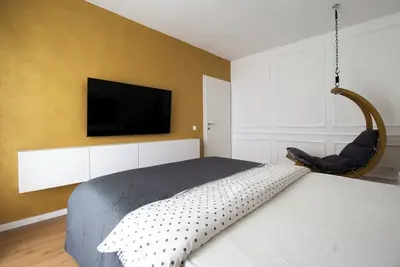 Image de Modern 2br Top Floor Apartment + Free Parking