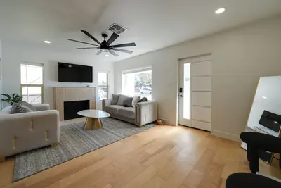 Image de 3 Mi to Dtwn! Family & Pet-Friendly Gem in Phoenix