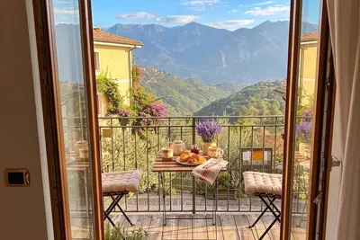 Image de Voiandes balcony apartment garden and pool
