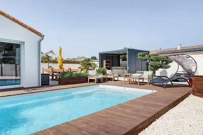 Image de Maison de vacances « Villa Bleu Azur » avec piscine privée, Wi-Fi et climatisation