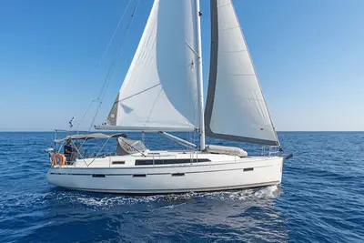 Image de Sun-Kissed Sailing Adventure in Islas Sarónicas