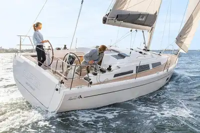 Image de Sun-Kissed Sailing Adventure to Viejo Puerto from Marseille