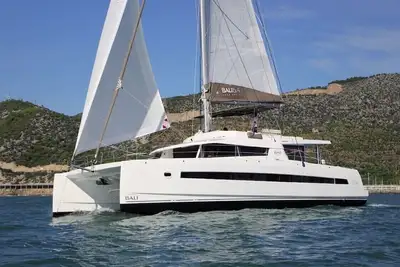 Image de Sun-Kissed Sailing Adventure in Islas Sarónicas