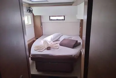 Image de Seychelles Sun-Soaked Sailing: A Pristine Beach Experience from Praslin