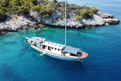 Image de Sun-Kissed Sailing Adventure in Islas Sarónicas