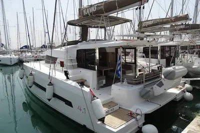 Image de Sun-Kissed Sailing Adventure in Islas Sarónicas