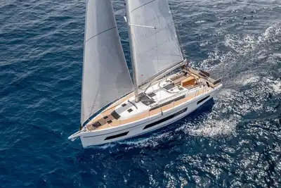 Image de Sun-Kissed Sailing Adventure to Viejo Puerto from Marseille