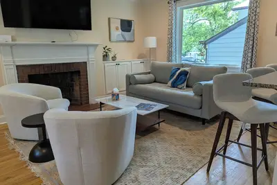 Image de New: Cozy 2br Near Duke & Downtown + Firepit