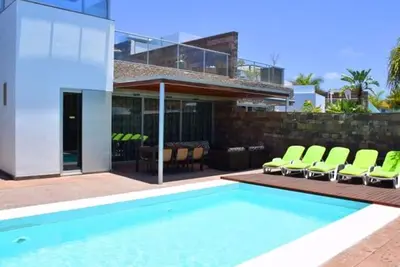 Image de Villa luxueuse à El Duque avec piscine privée chauffée