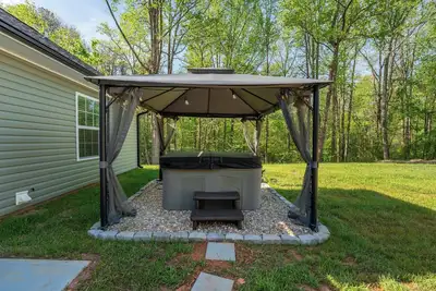 Image de The Grape Escape - Dahlonega Wine Country Retreat