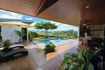 Image de House with lake view, pool, jacuzzi and nature at 45 min from La Fortuna.
