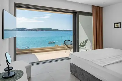 Image de Beachfront Villa Luminara with 4 bedrooms, private pool, sauna