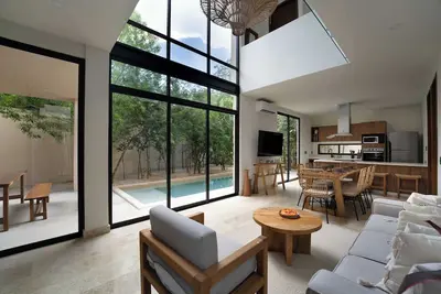 4br Luxury Villa with Private Pool & Concierge