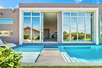 Image de 5 Minutes to 3 Beaches ~ 5br 5. 5ba ~ Villa Luma by SunStays