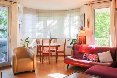 Image de Appart 86m² avec balcons, parking, au calme.