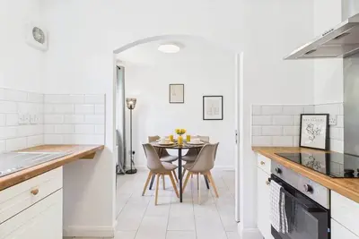 Image de Bright & Modern Stay in Central Wolverhampton I Free Parking