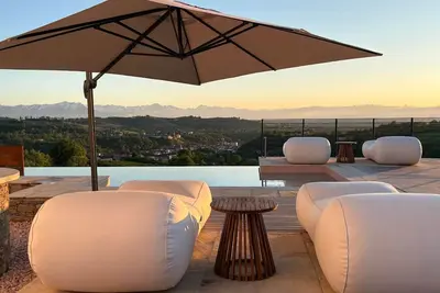 Image de Deluxe 2 Room Suite with Spa& Pool