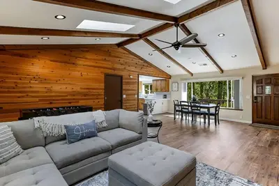 Image de Lakehead Corporate Retreat Near Shasta Sleeps 8