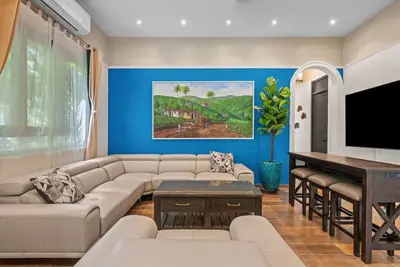 Image de Luxury By Beach 4bd 4. 5bth, hot tub, power back up