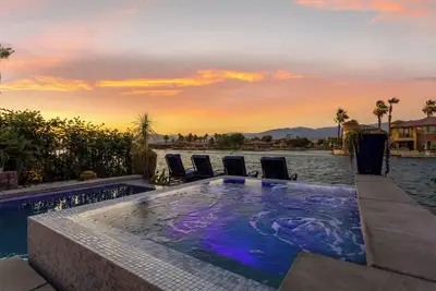 Image de Lakefront Pool Retreat. . . Coachella Chic at Terra Lago