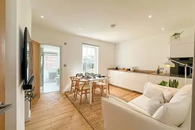 Image de New | Luxury City Centre Oasis | Private Parking